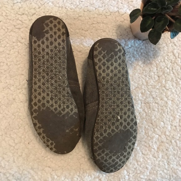 🔴4 for 25🔴 Toms Gray and Purple Mustache Embroidered Flats - Picture 8 of 9